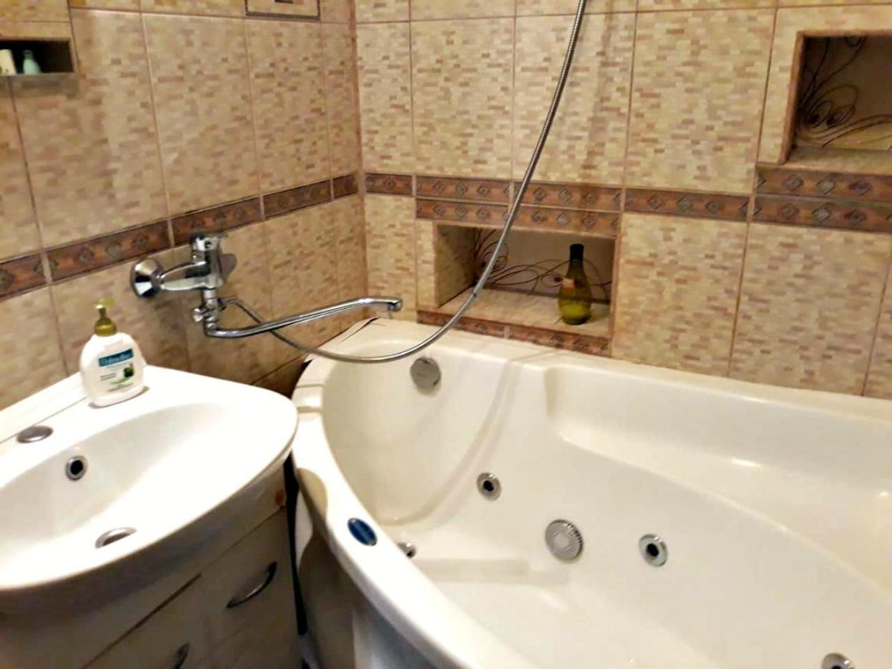 Apartment In The Historical City Center Черновцы Экстерьер фото